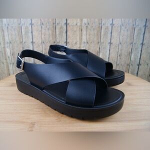 WOMEN'S STRAP SANDALS (POSTMAN-S)
